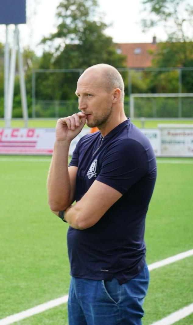 Hans Schakel stopt als hoofdtrainer