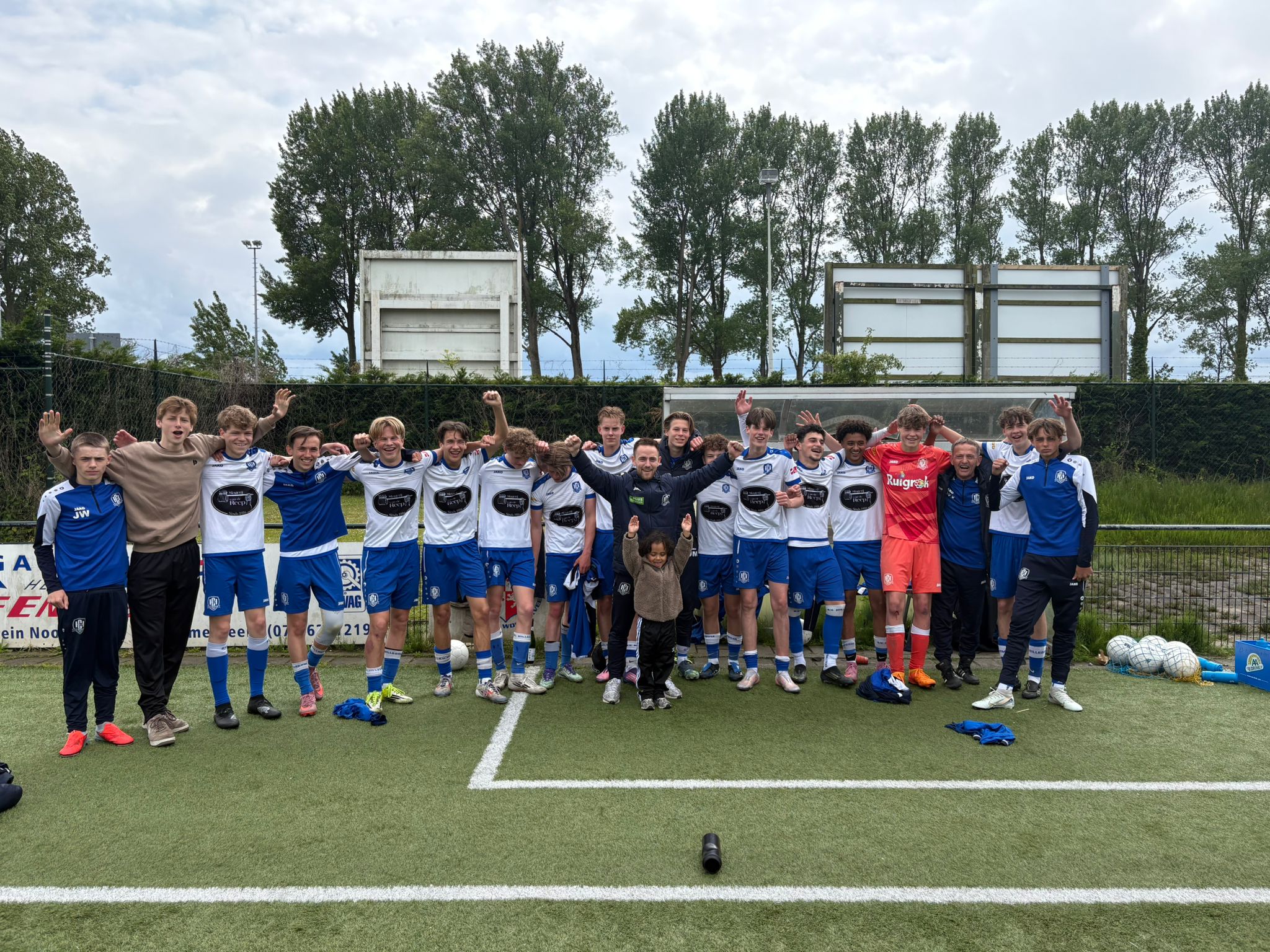 De JO16-1 KAMPIOEN & PROMOTIE NAAR DE 5e DIVISIE!