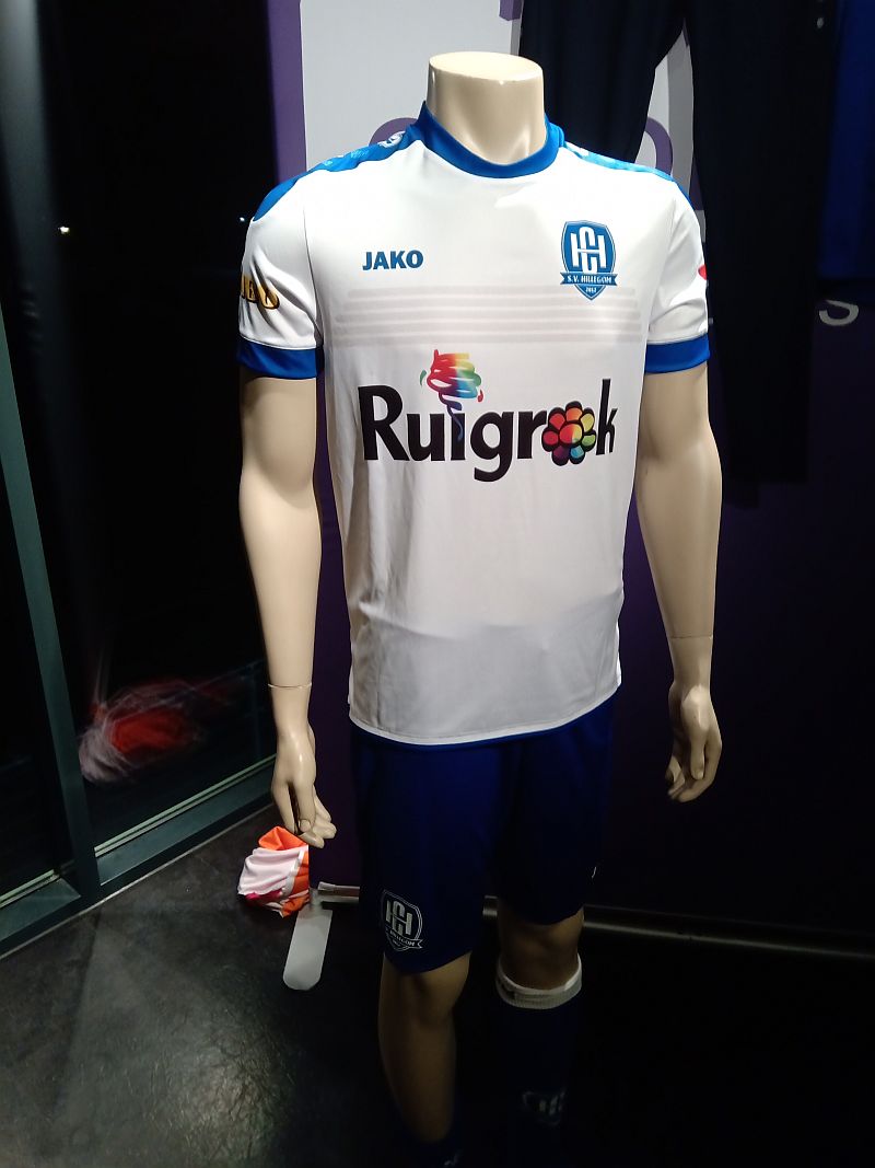 SV Hillegom krijgt nieuwe sportkleding | https://www.svhillegom.nl/