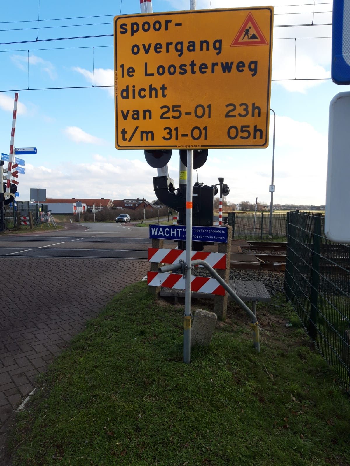 Verkeershinder: Spoorwegovergang 1e Loosterweg afgesloten.